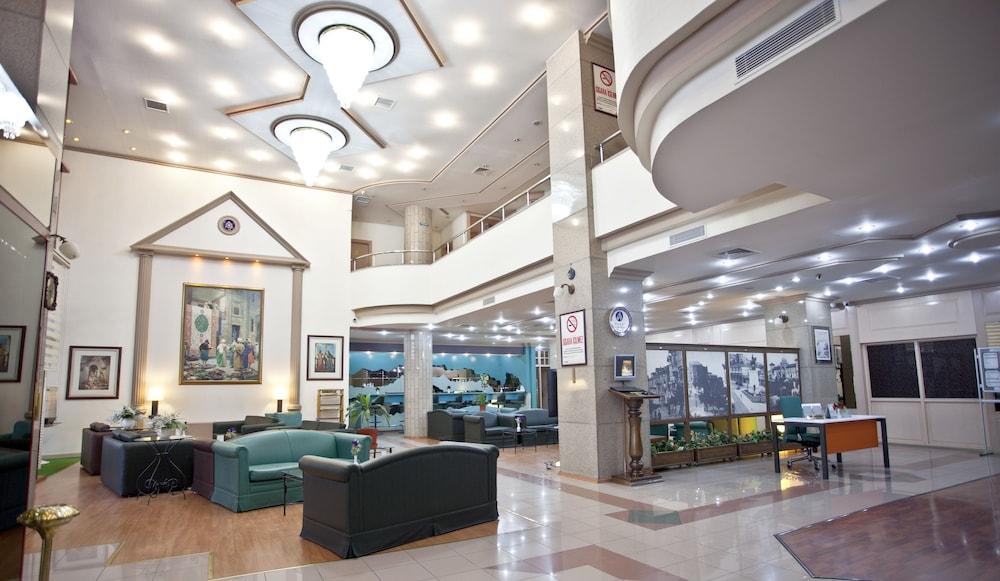 Sergah Hotel - Interior Entrance