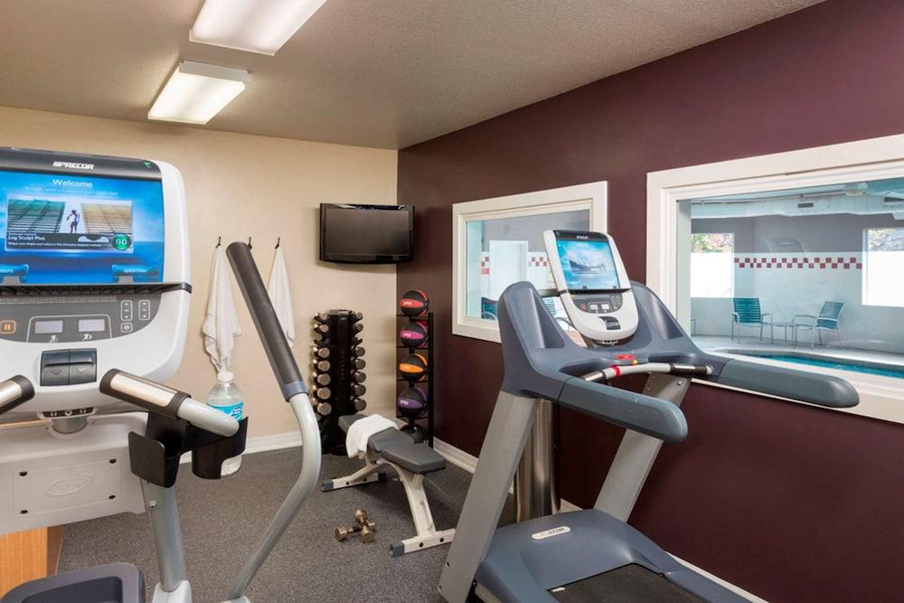 DoubleTree by Hilton Hotel Vancouver - Fitness Facility