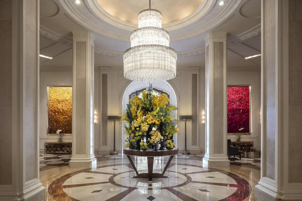 Beverly Wilshire - Beverly Hills, A Four Seasons Hotel - Lobby