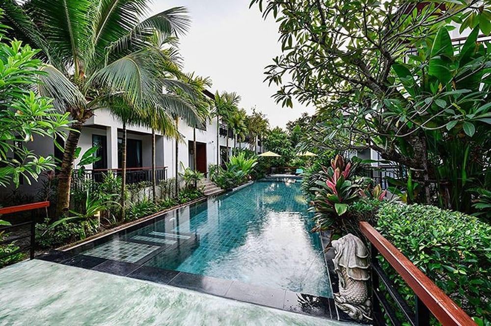 Coco Retreat Phuket Resort & Spa - Outdoor Pool