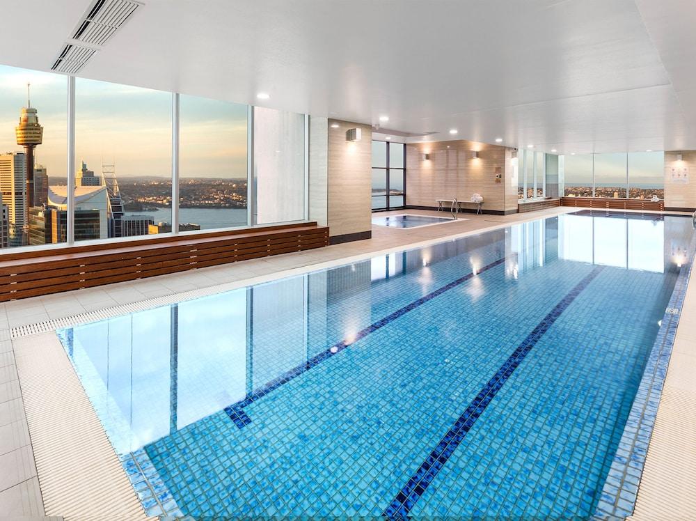 Meriton Suites World Tower, Sydney - Indoor Pool