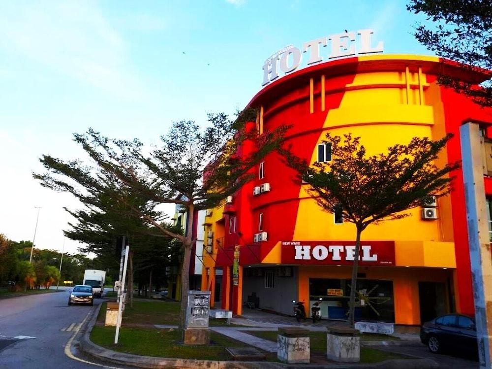 Putra Heights New Wave Hotel - Featured Image