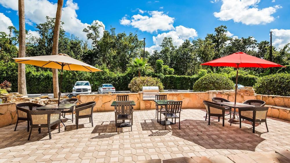 Best Western Plus Sanford Airport/Lake Mary Hotel - BBQ/Picnic Area
