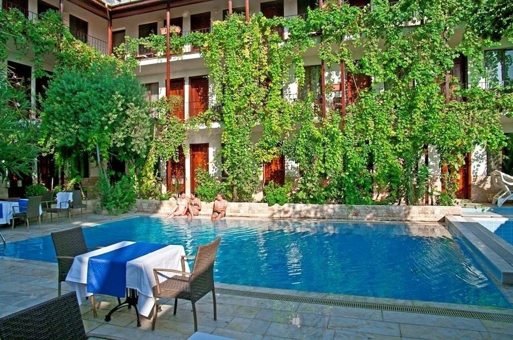Koray Hotel - Outdoor Pool