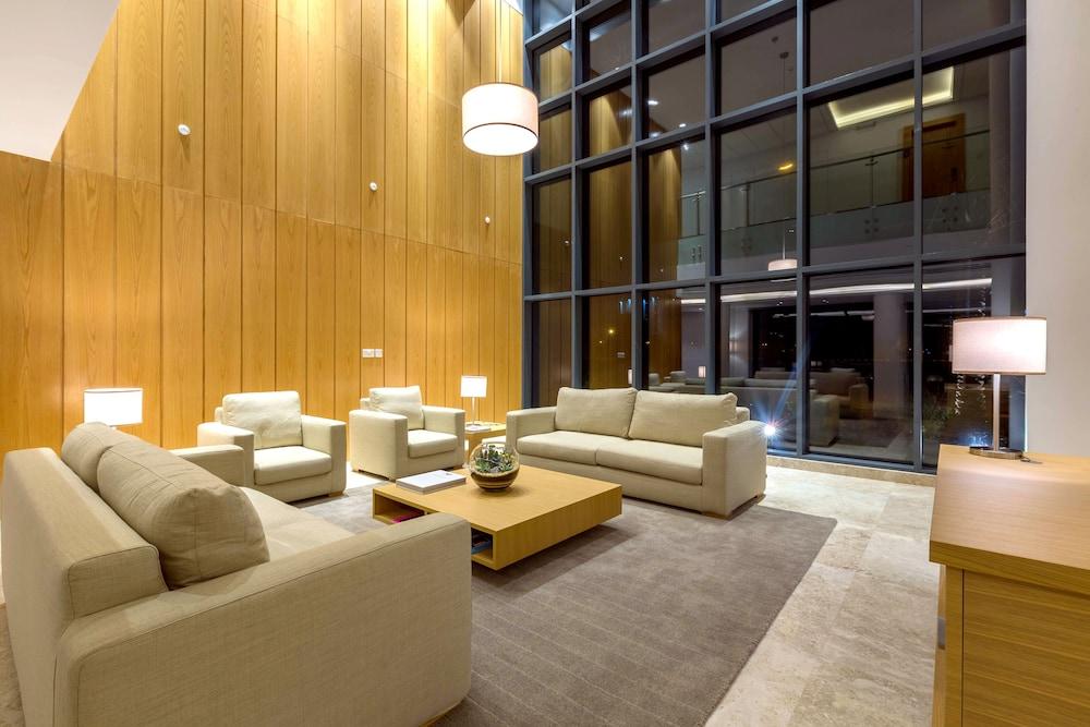 Delta Hotel Apartments - Lobby Sitting Area