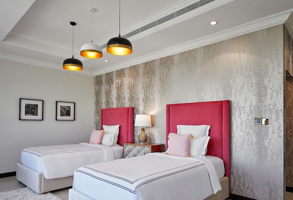 Dream Inn Dubai - Royal Palm Beach Villa - Room