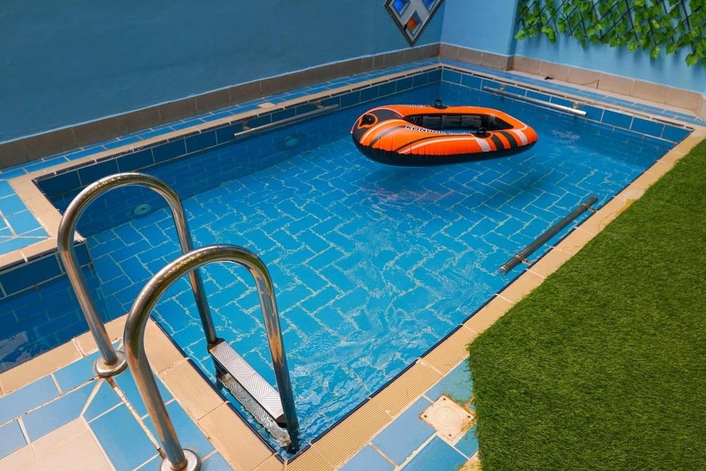 Kuwait Palace Hotel Apartments - Pool
