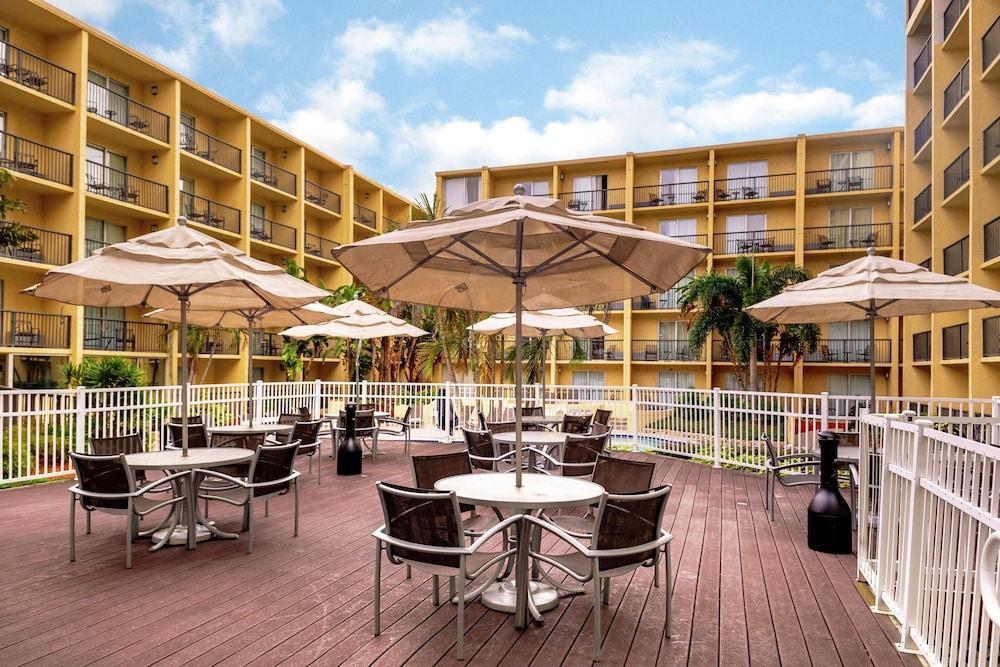 DoubleTree by Hilton Hotel Tampa Airport - Westshore - Exterior