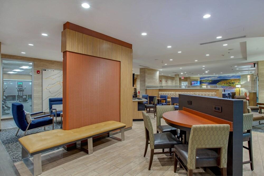 TownePlace Suites by Marriott Knoxville Oak Ridge - Lobby Lounge