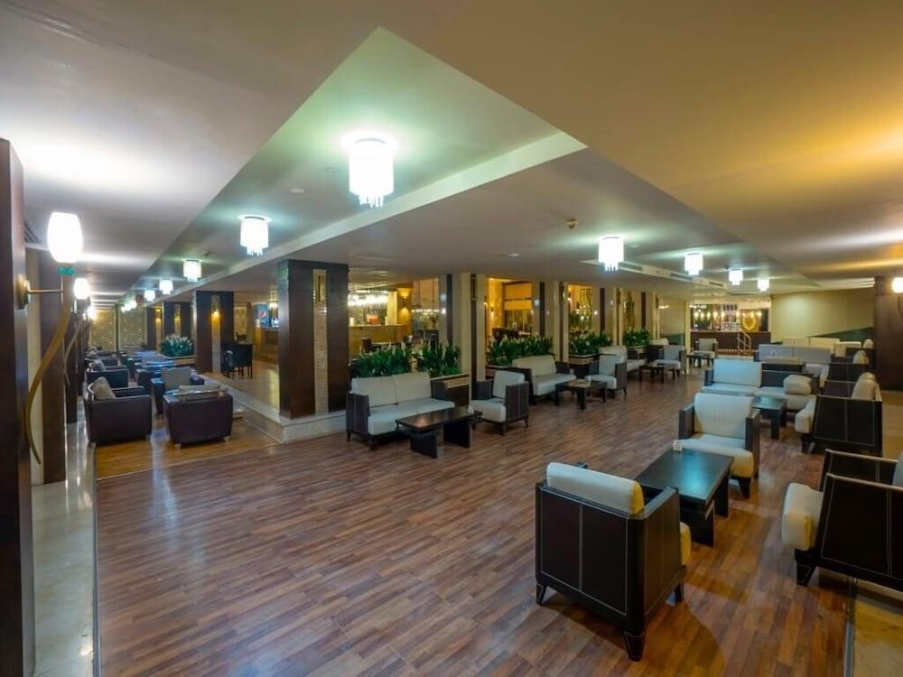 MC Arancia Resort Hotel - All Inclusive - Lobby Sitting Area
