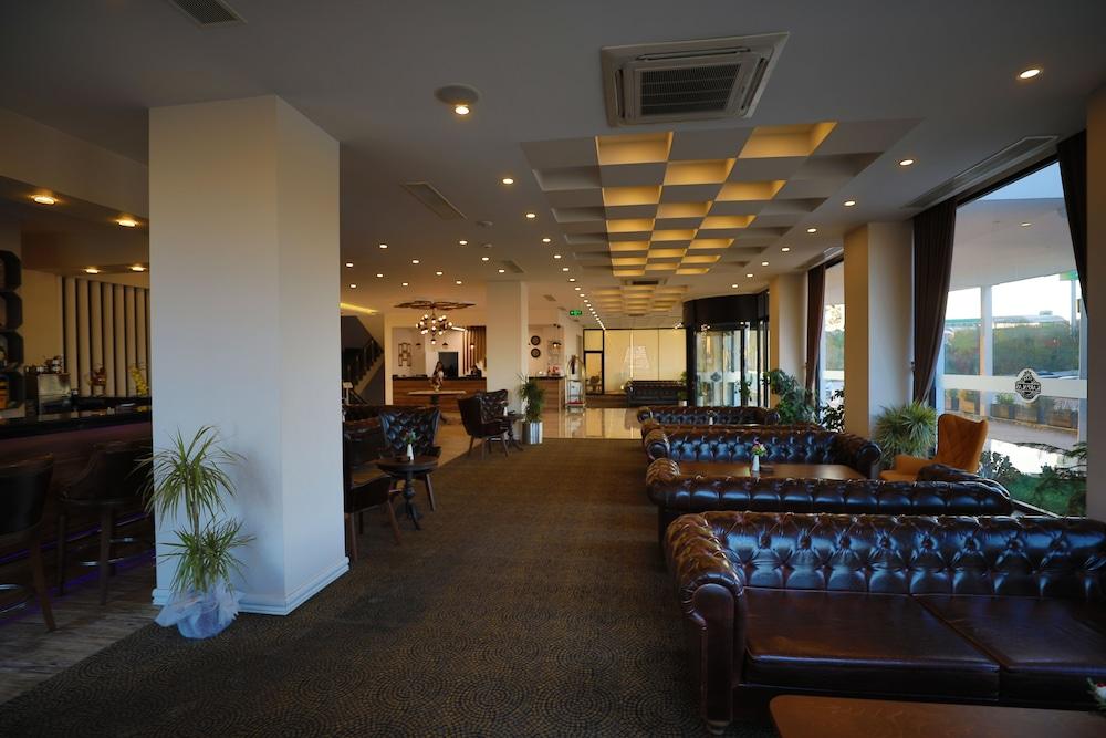Karpalas City Hotel & Spa - Lobby Sitting Area