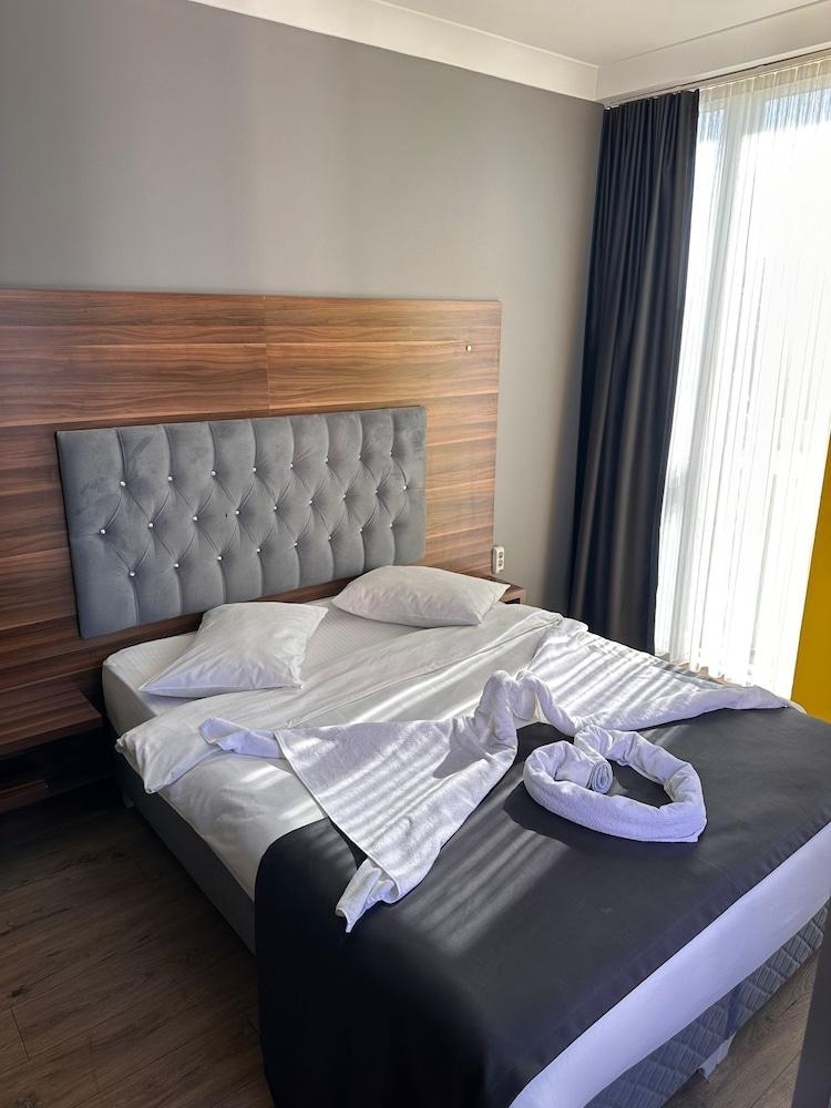 Skyport Istanbul Hotel - Room