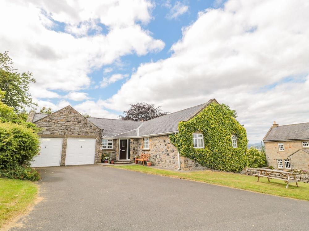 Coquet View Cottage - Featured Image