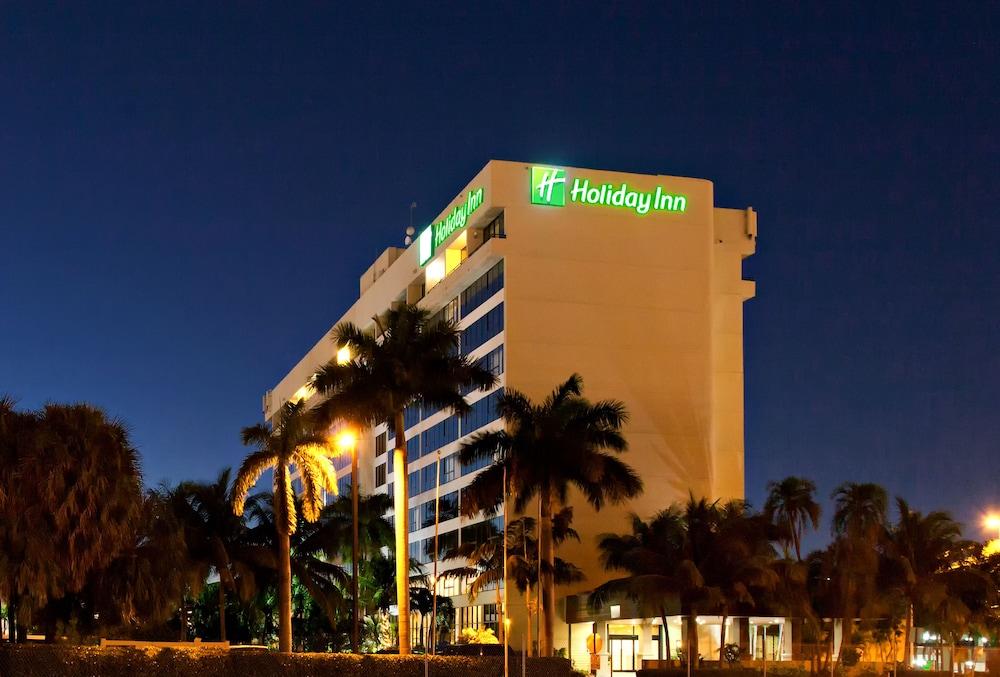 Holiday Inn Miami West - Airport Area, an IHG Hotel - Featured Image