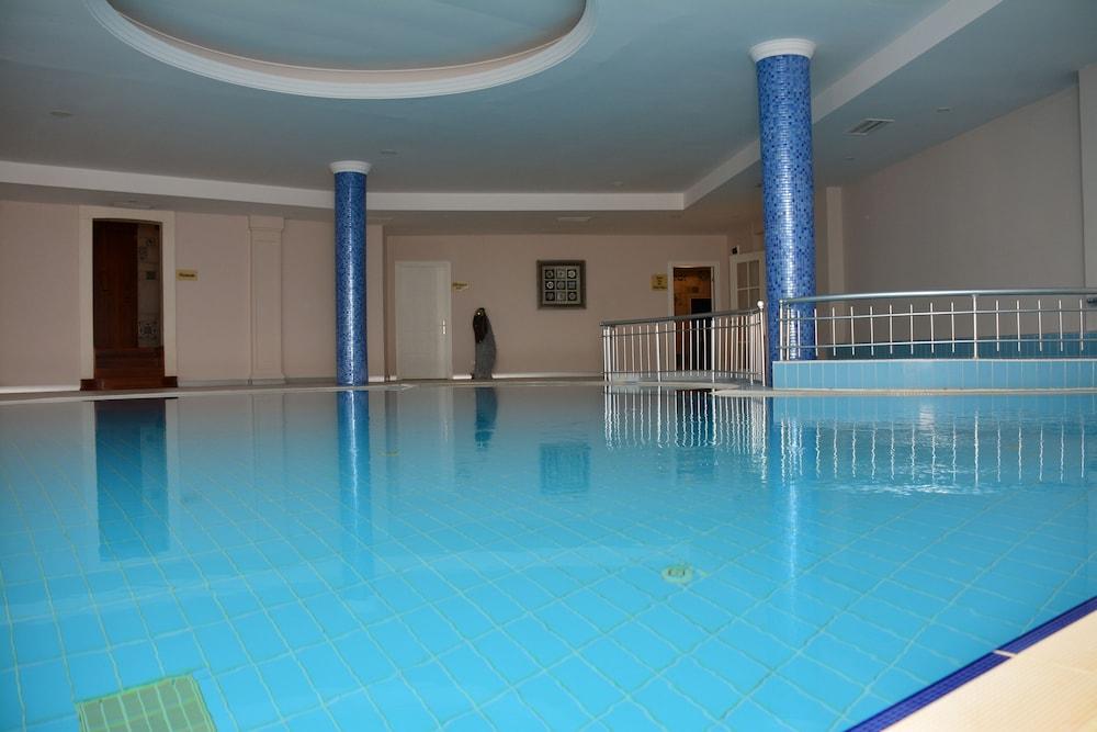 بينينسولا باين كلوب بوتيك هوتل آند سبا - Indoor Pool