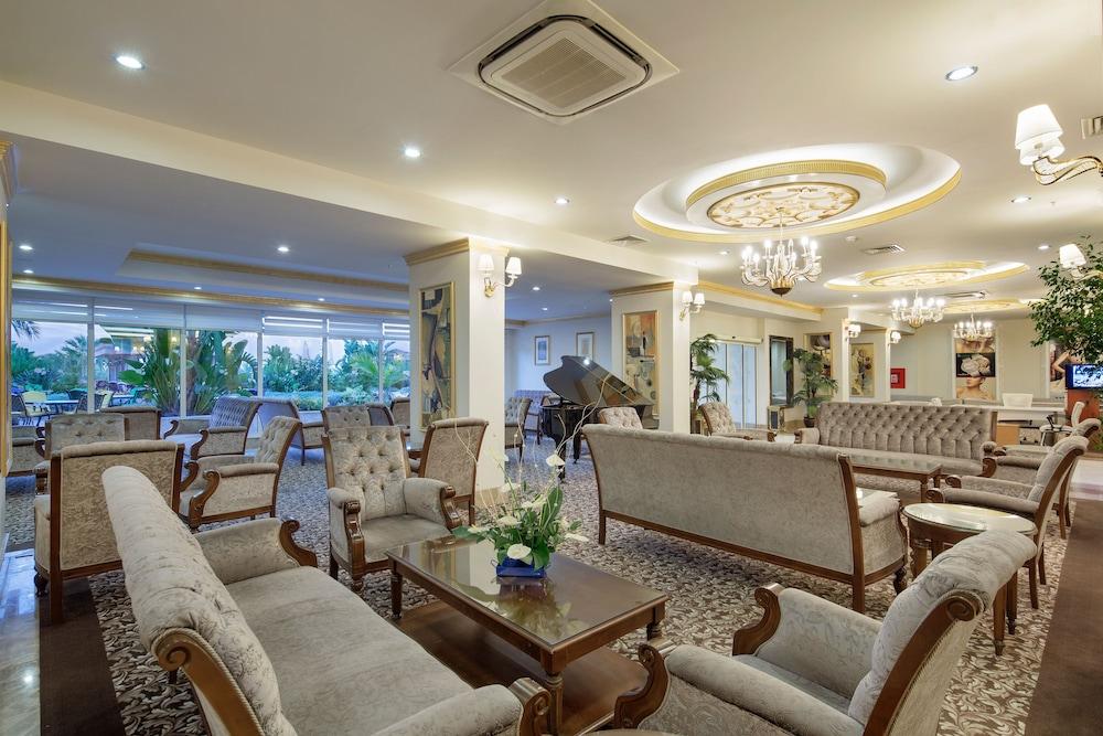 Crystal Tat Beach Golf Resort & Spa - All Inclusive - Lobby Sitting Area