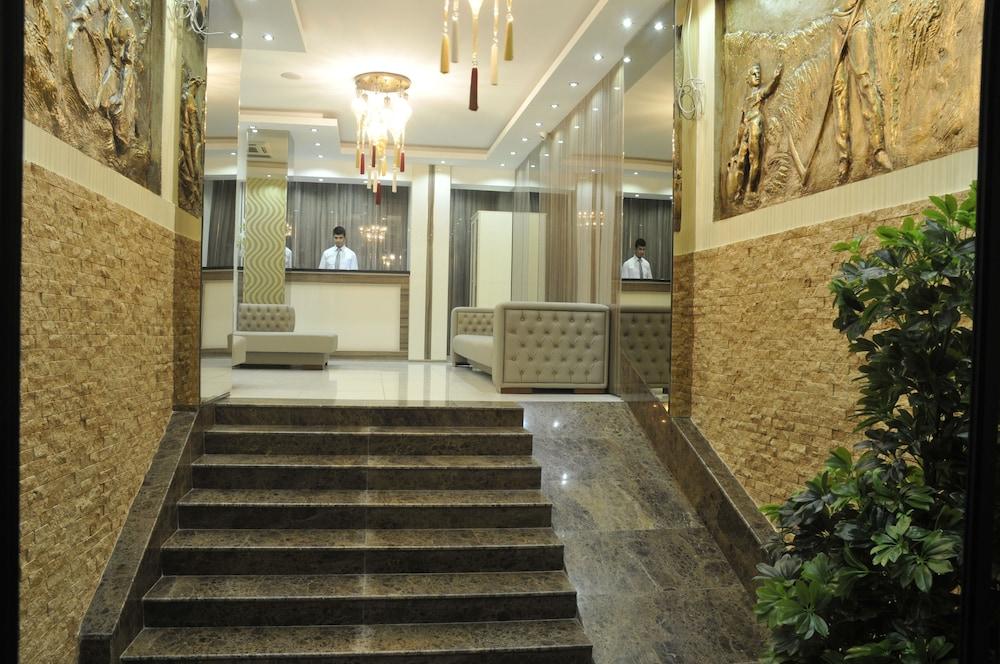 Golf Royal İstanbul Residence - Interior Entrance