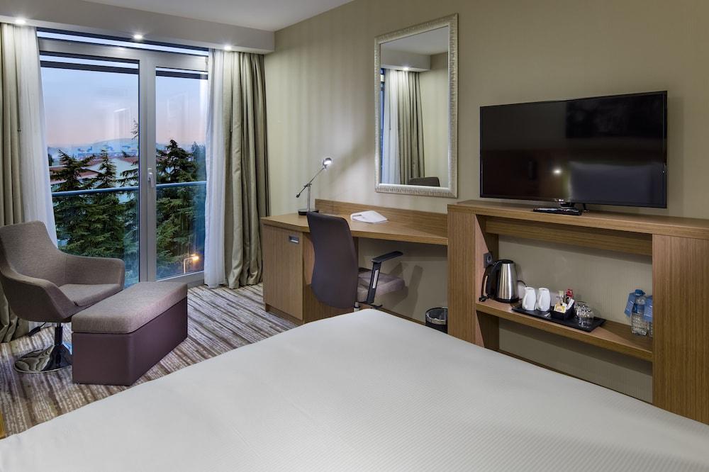 Hampton by Hilton Istanbul Atakoy - Room