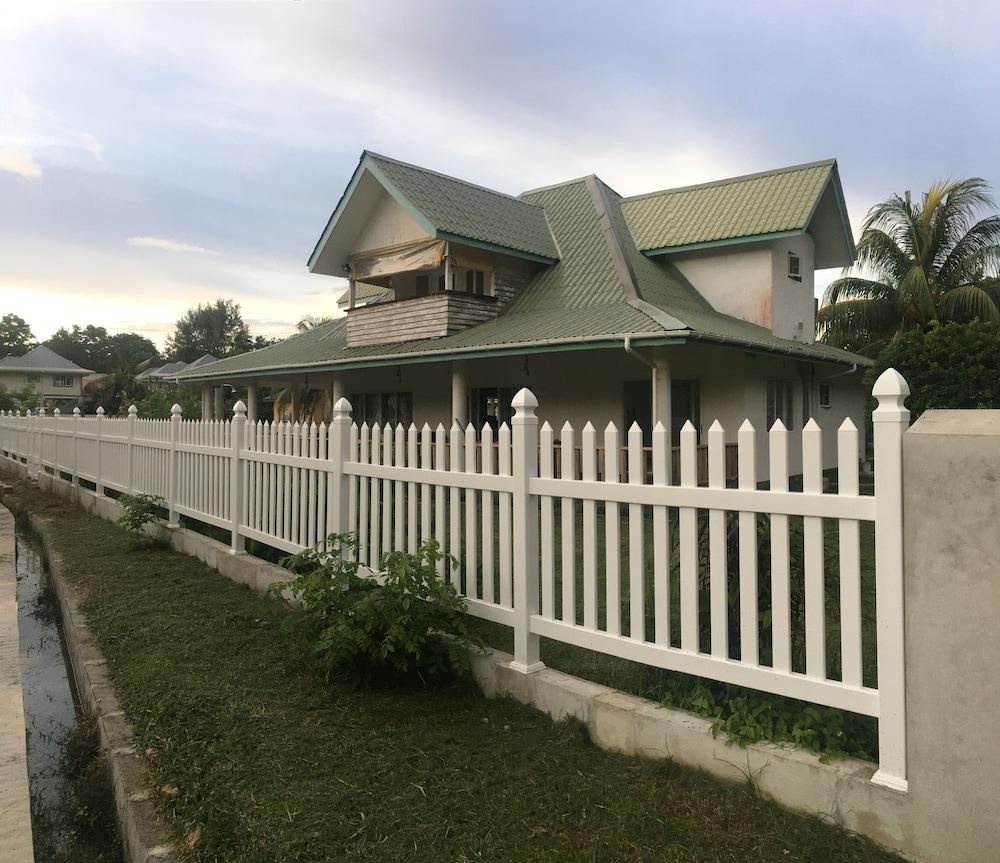 Casa Livingston Luxury Villa - La Digue Seychelles - Exterior