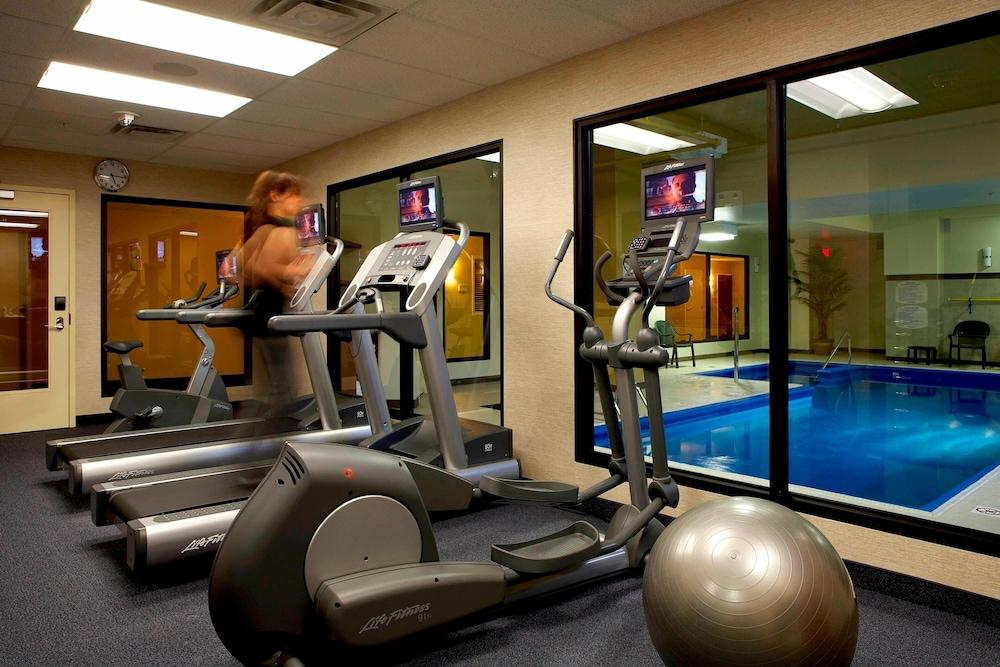 Fairfield Inn & Suites by Marriott Montreal Airport - Fitness Facility