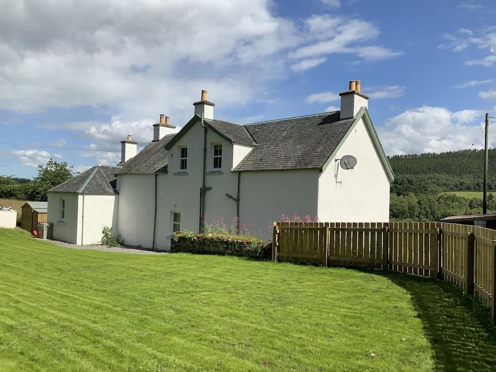 Balmore Farm House near Lochness - Featured Image