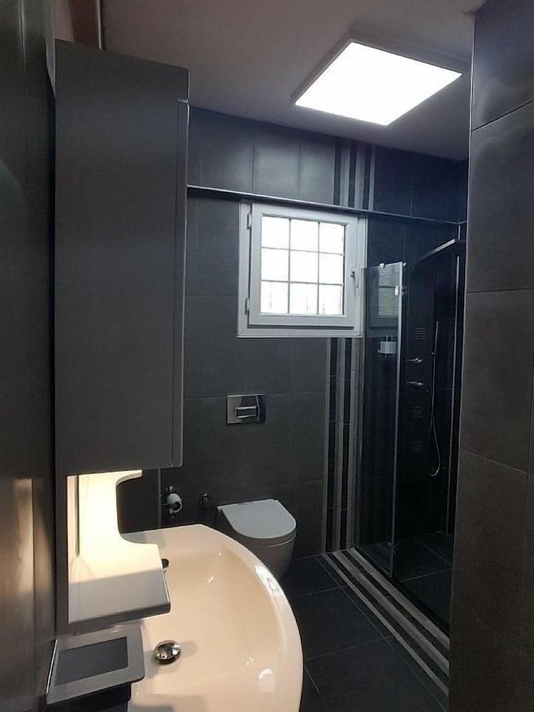 Hideaway Villa - Bathroom