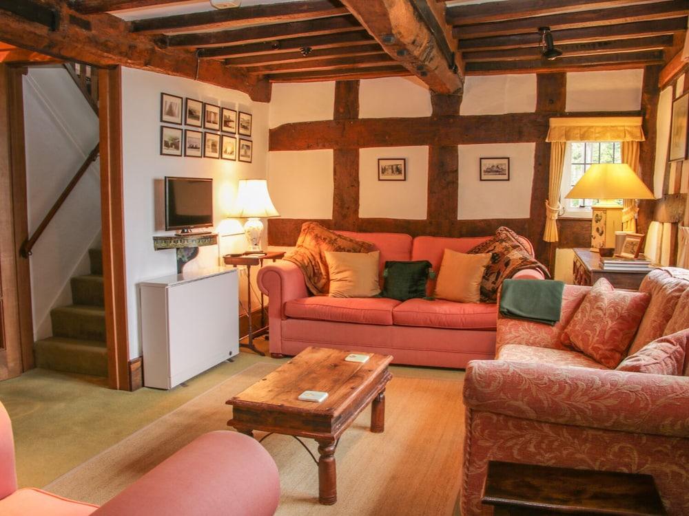 Well Cottage - Interior