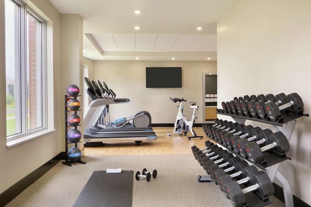 Embassy Suites by Hilton Montreal Airport - Fitness Facility