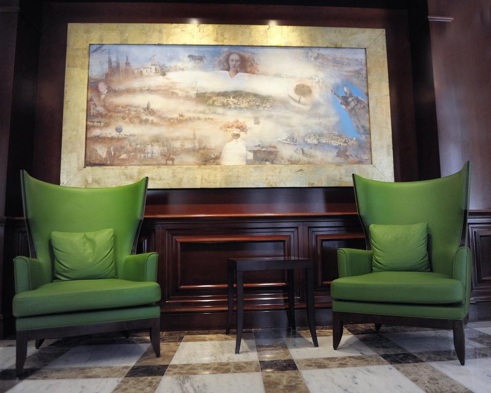 Best Western Premier Hotel Astoria - Lobby