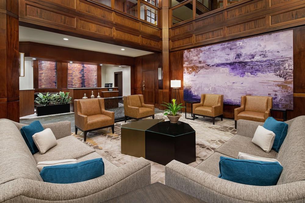 DoubleTree Suites by Hilton Charlotte - SouthPark - Lobby