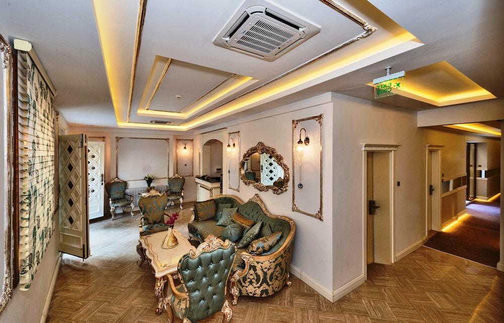 Zeynep Sultan Hotel - Lobby Sitting Area