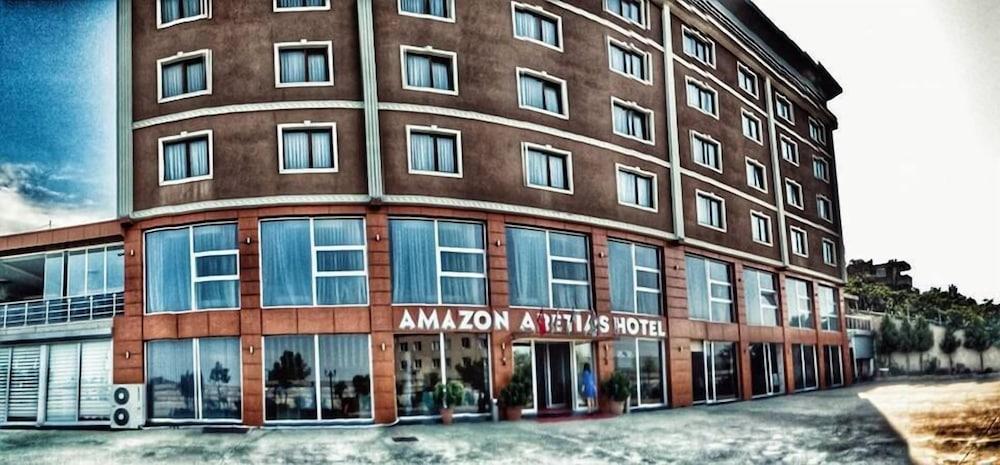 Amazon Aretias Hotel - Featured Image