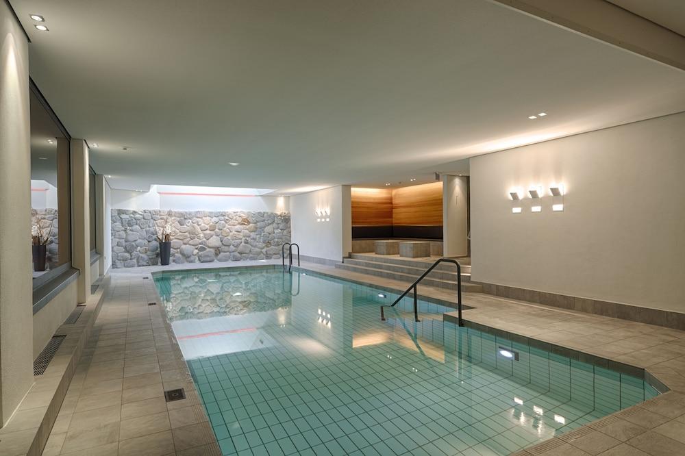 Bernerhof Swiss Quality Hotel Gstaad - Indoor Pool