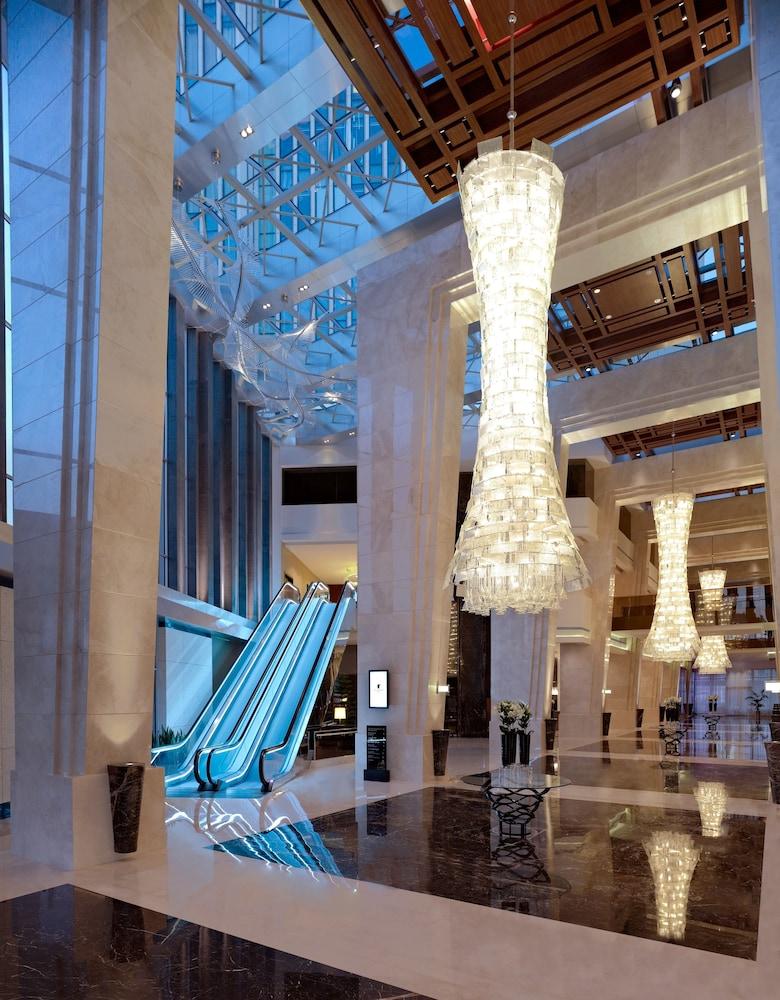 JW Marriott Hotel Ankara - Interior Entrance