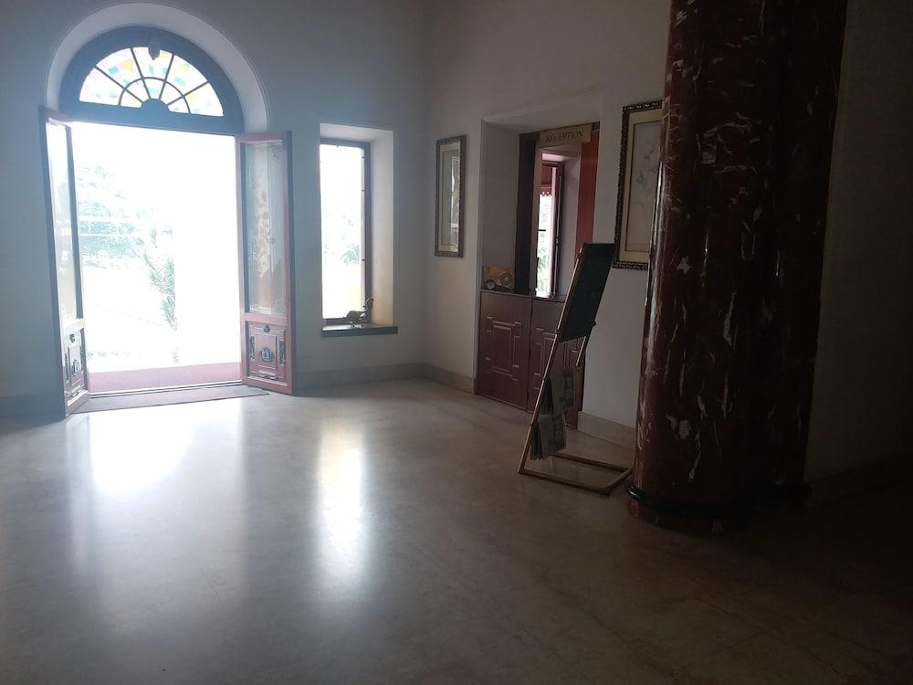Jayamahal Palace Hotel - Interior