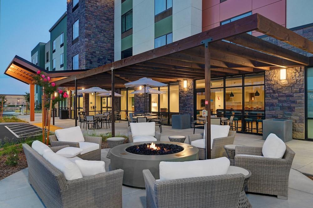 TownePlace Suites by Marriott Sacramento Airport Natomas - Featured Image