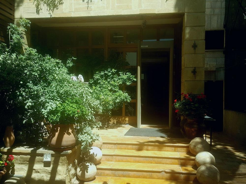 Hisham Hotel Amman - Exterior