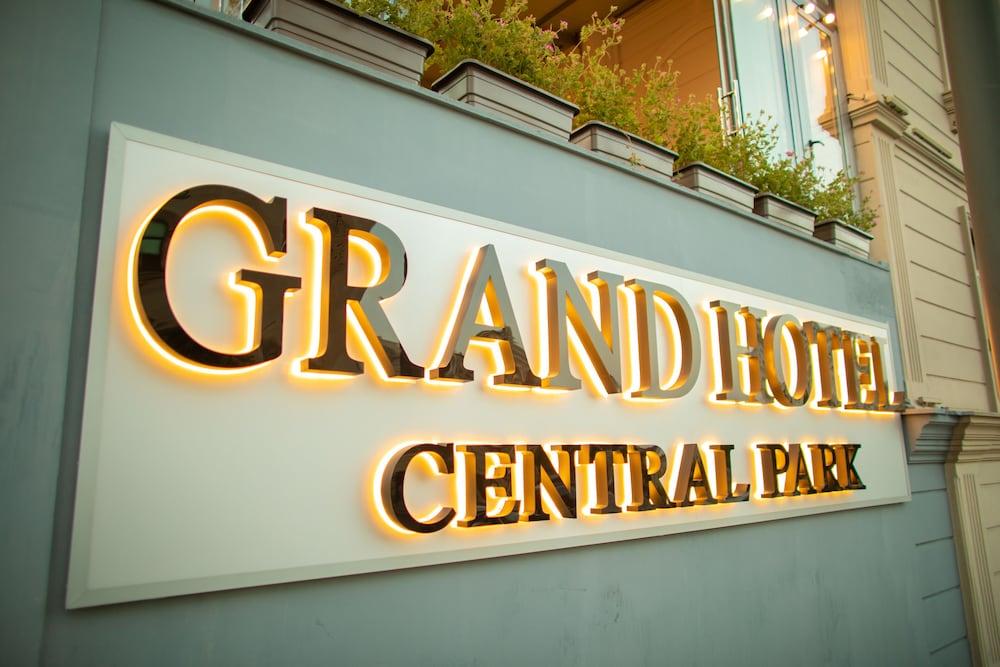 GRAND HOTEL BAKU CENTRAL PARK - Exterior
