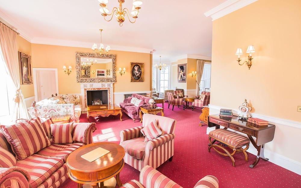 Carberry Tower Mansion House and Estate - Lobby Lounge