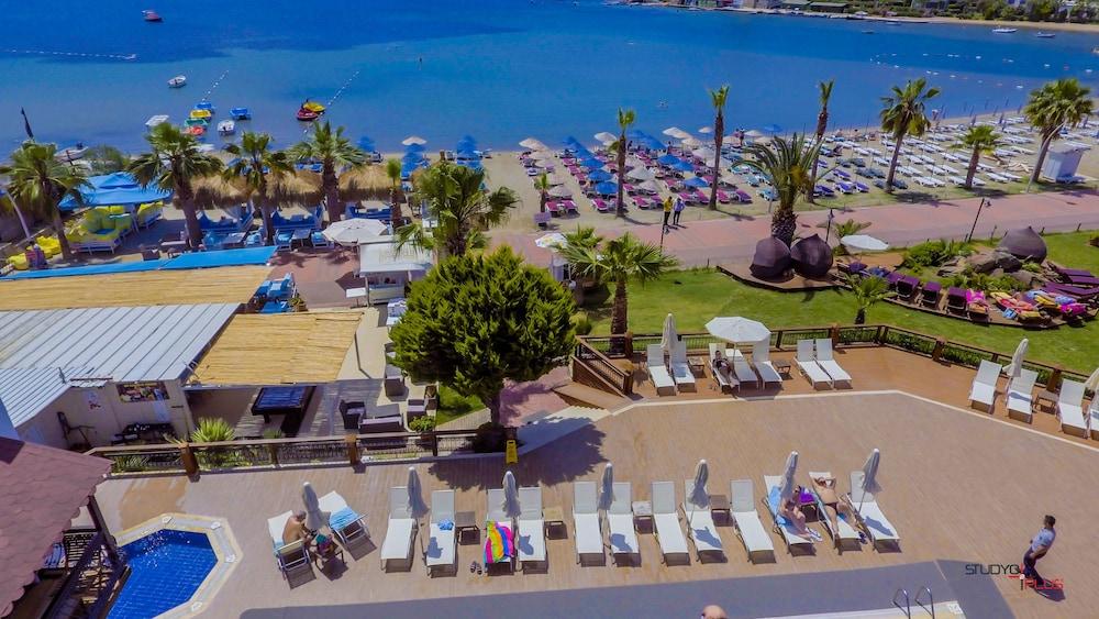 Costa Bitezhan Hotel - Aerial View