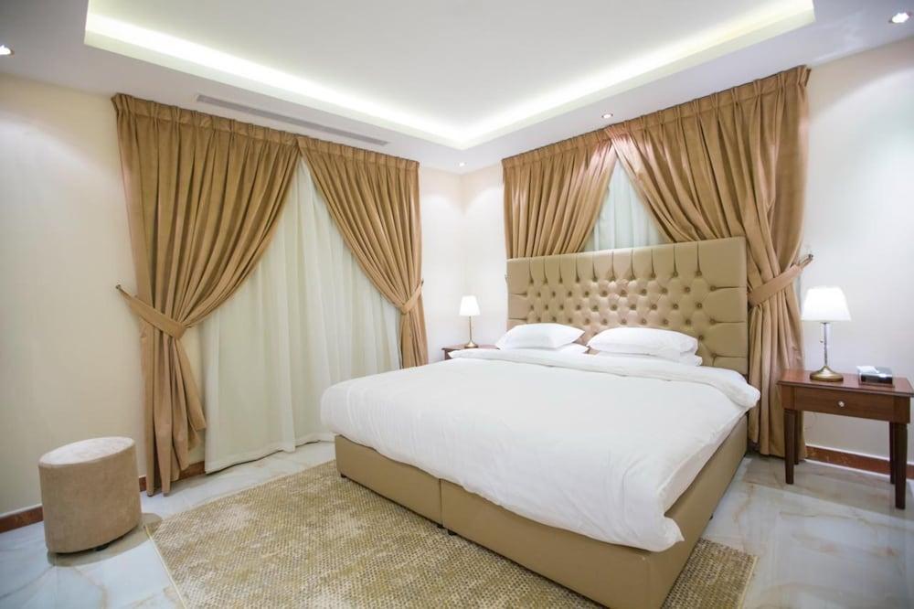 Al Fouz Luxury Hotel Suites - Room