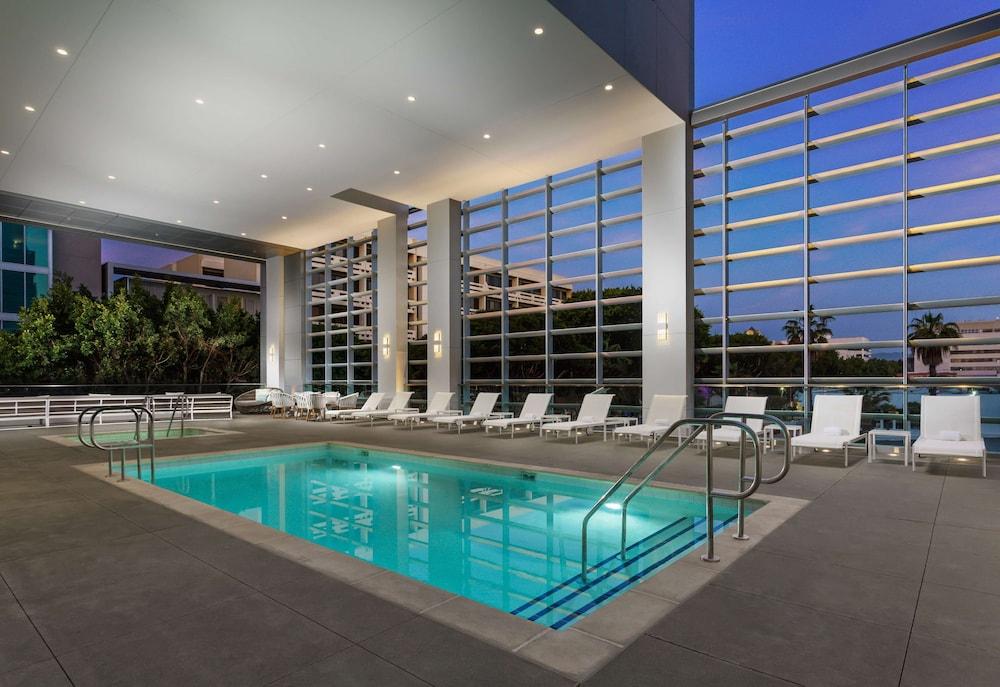 Hampton Inn & Suites Santa Monica - Featured Image