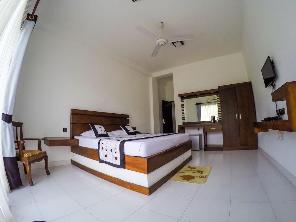 Hotel Sunrich Kandy - Room