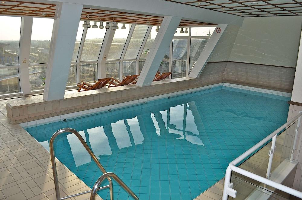Savoy Hotel Frankfurt - Pool