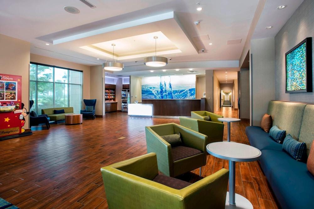 SpringHill Suites Orlando at FLAMINGO CROSSINGS® Town Center/Western Entrance - Lobby Lounge