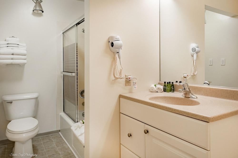 La Residence Suite Hotel - Bathroom