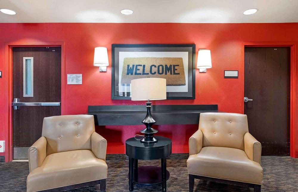Extended Stay America Select Suites Chicago Hanover Park - Lobby