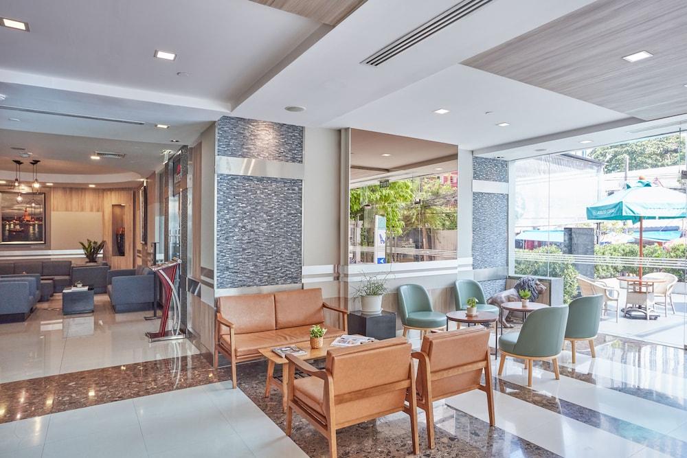 Adelphi Suites Bangkok - Lobby