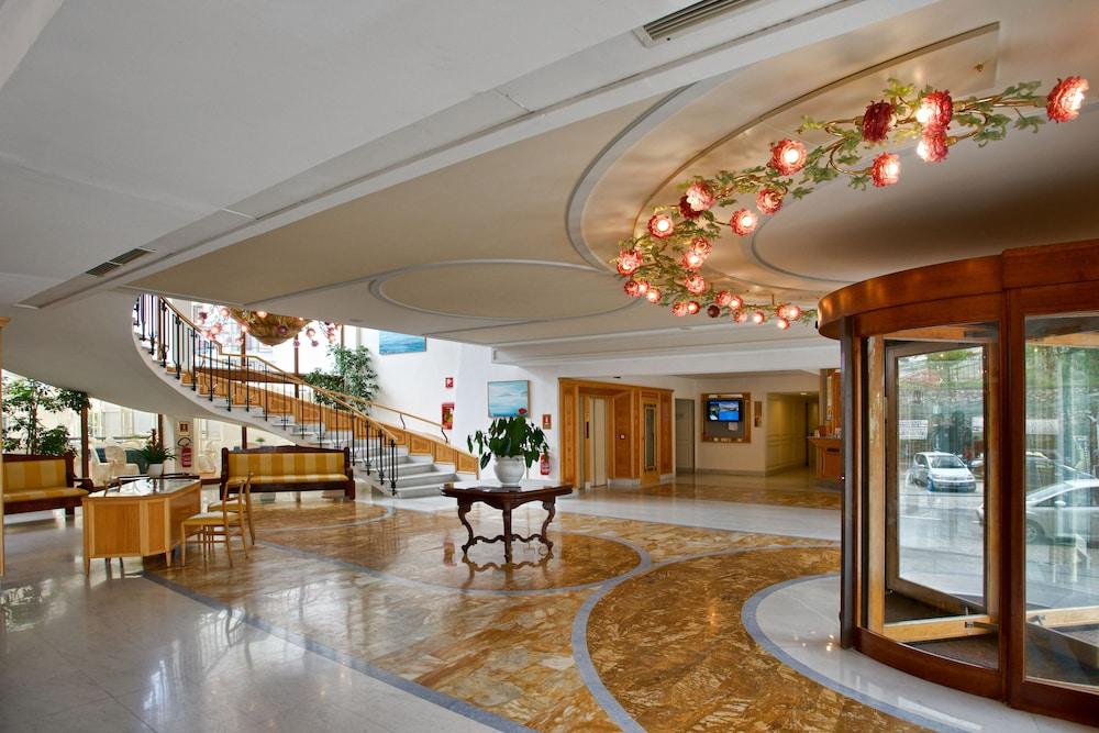 Grand Hotel Flora - Lobby