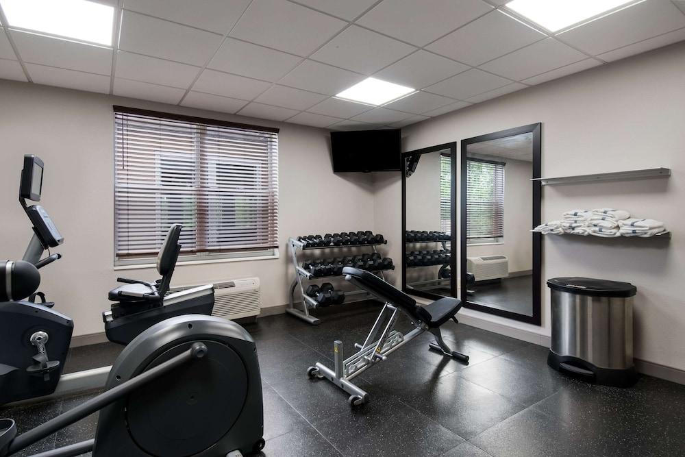 Country Inn & Suites by Radisson, Harrisburg Northeast - Hershey - Fitness Facility